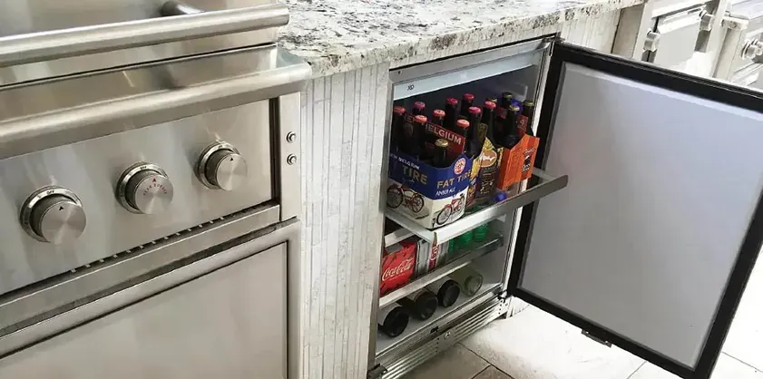 xo-outdoor-refrigerator-right-hinge